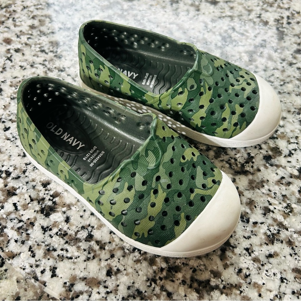 Old Navy Green Slip-On kids Shoes